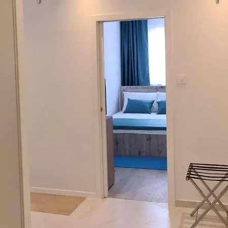 With Parking Space Mastrinka, Ciovo - 23177 Apartmán *